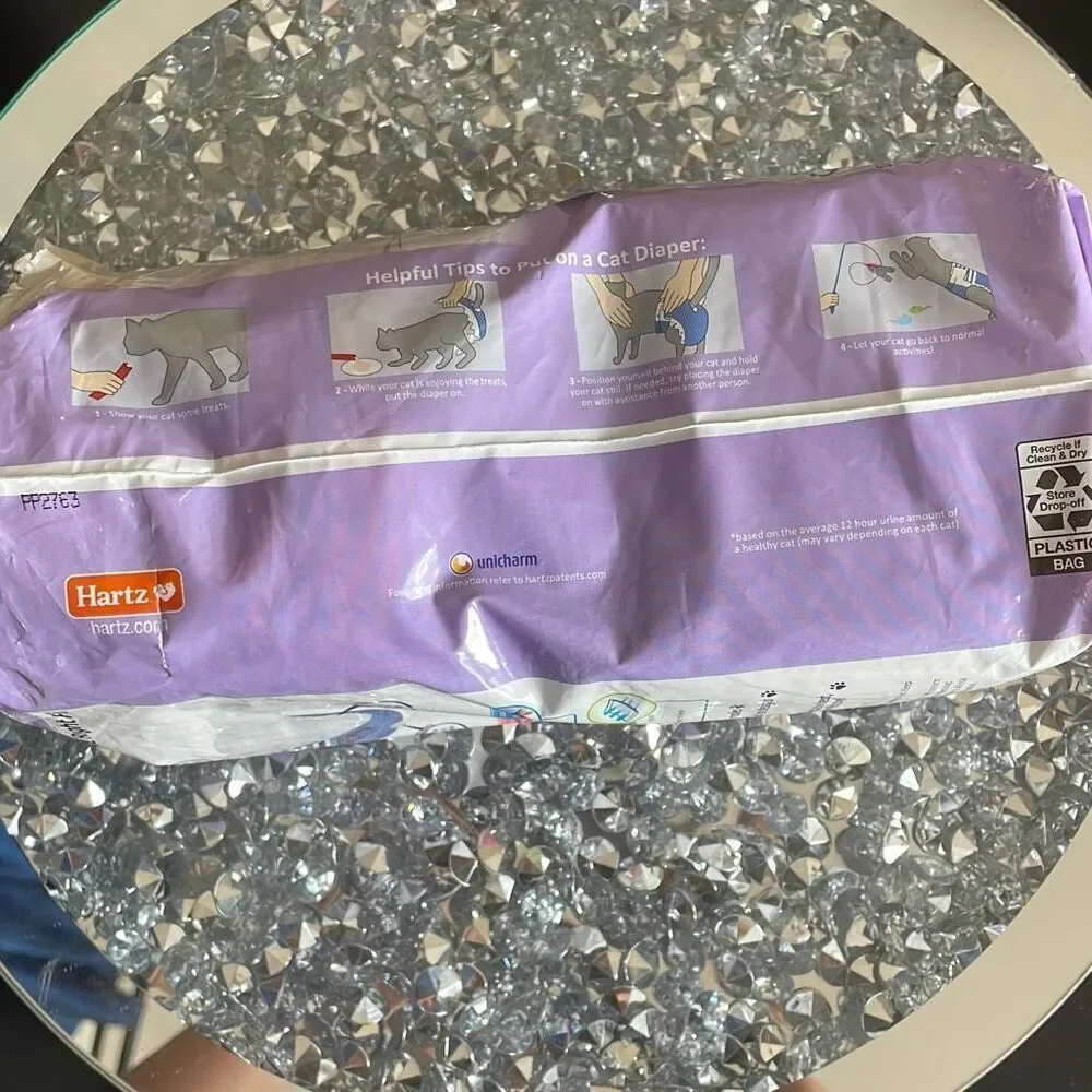 Hartz cat disposable cat diapers opened package 11 cat diapers Size small